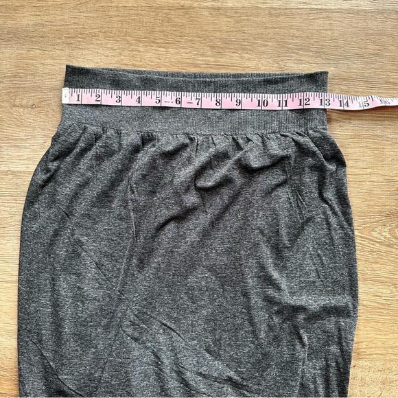 Lululemon Boulevard Bliss Skirt Size 8
Black / White - Picture 9 of 11